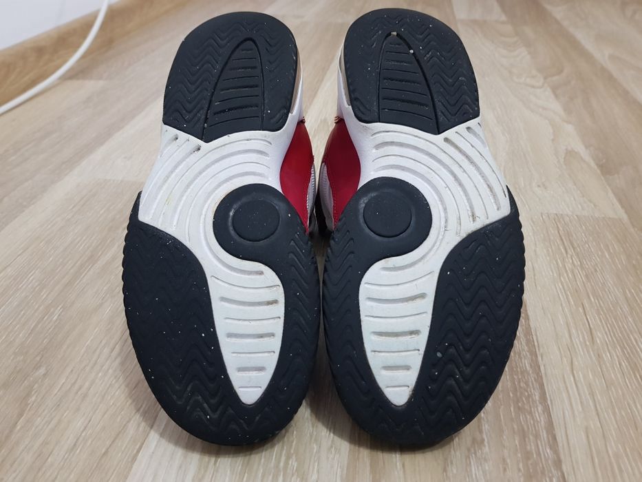 Adidasi Jordan mărimea 36 :nike salomon