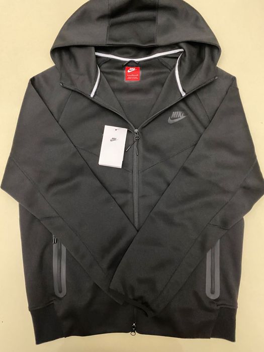 Продаю Nike tech fleece black