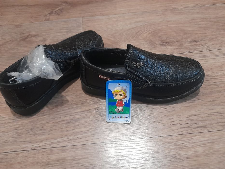 Продам туфли на мальчика