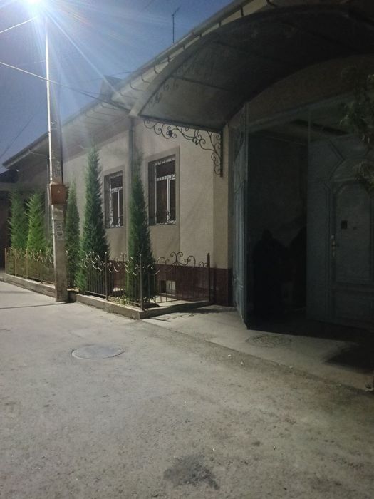 Учтепмнский район Камчатка из-за  3 соток 5 комн