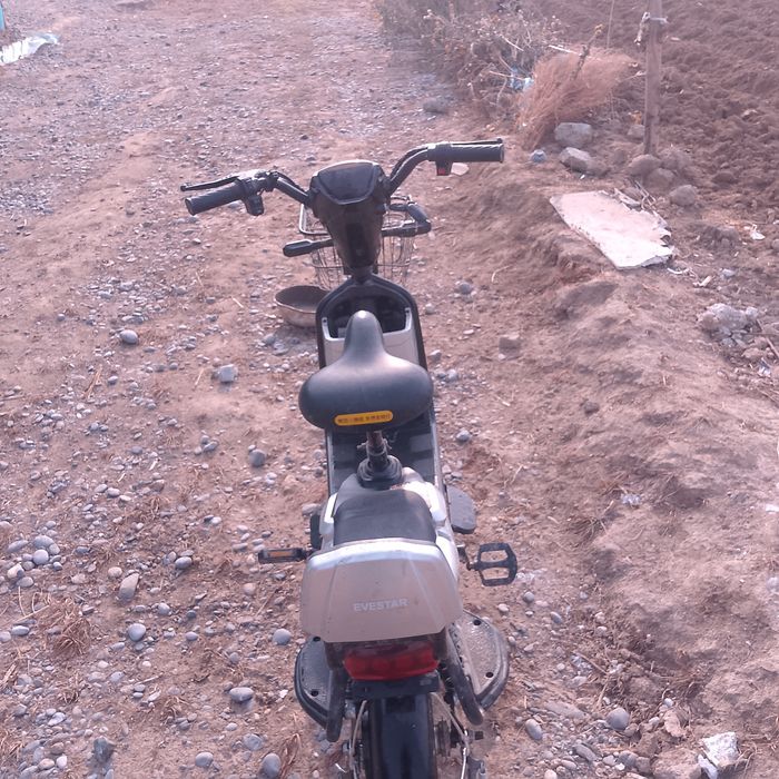 Skuter sotiladi idial holatda narxi 2,500,000 mn som kelishamiz