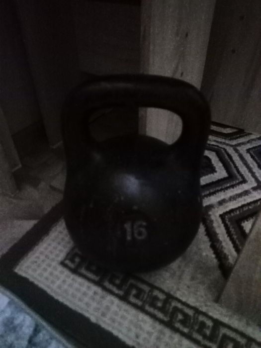 Продам гиря 16кг в очень хорошем состояние