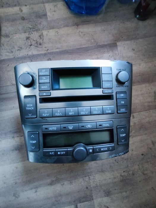 Toyota Avensis штаттық мафон + климат контролі