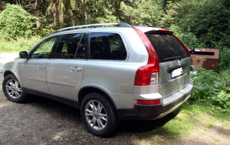 Продавам Volvo XC90