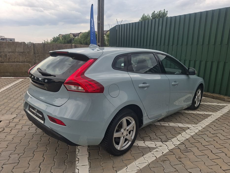 Volvo V40 2.0D 122CP Kinetic