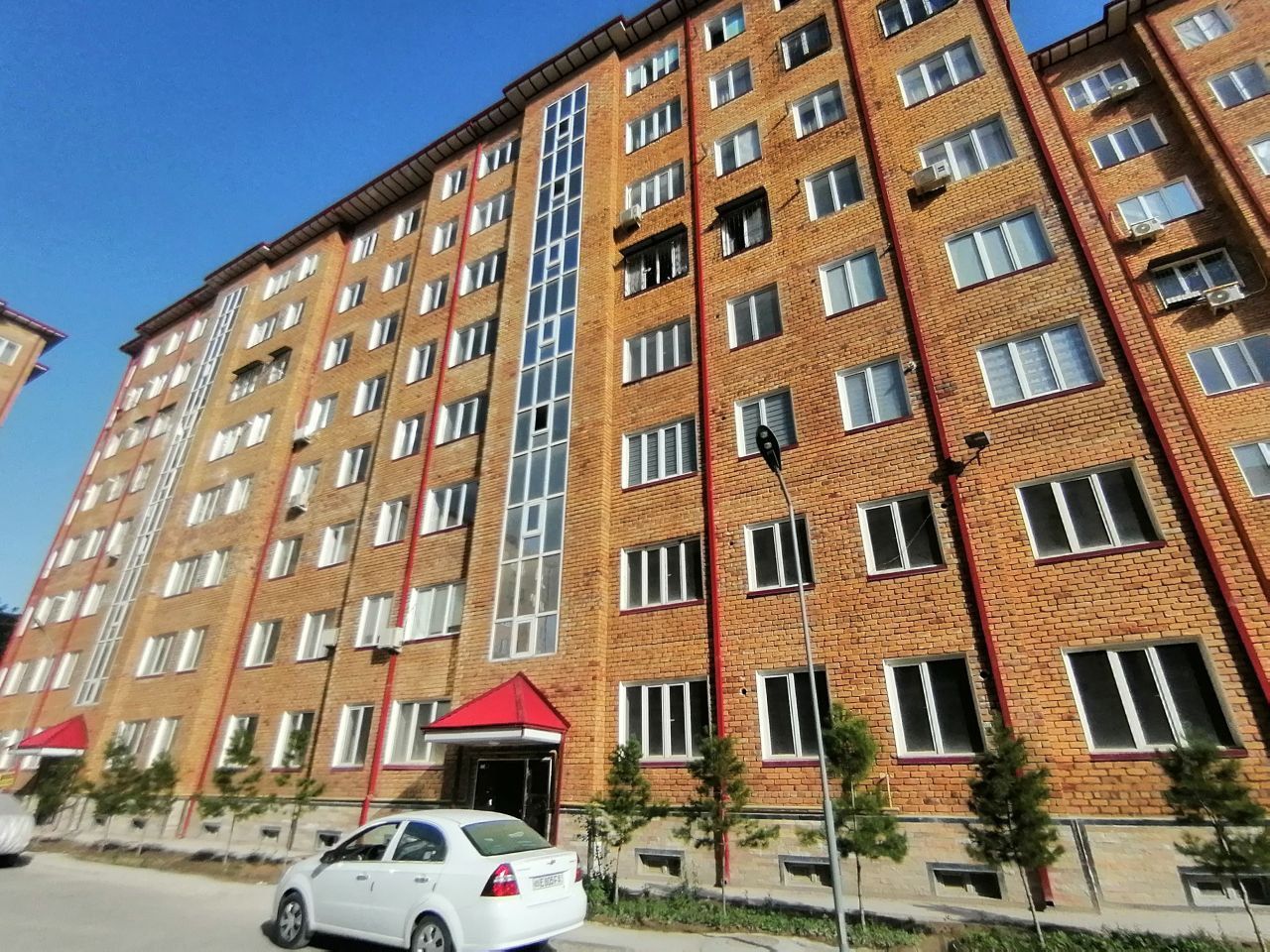 2 хонали Квартира сотилади  янги дом 71 кв 2 хона