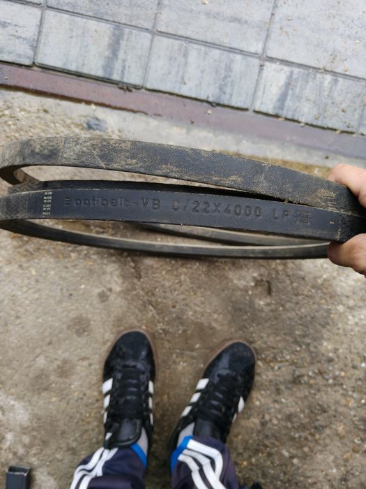 Curele combina agricola New Holland