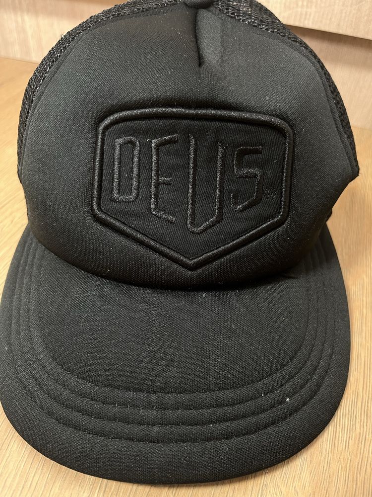 Deus,Calvin Klein,Von Dutchоригинални шапки