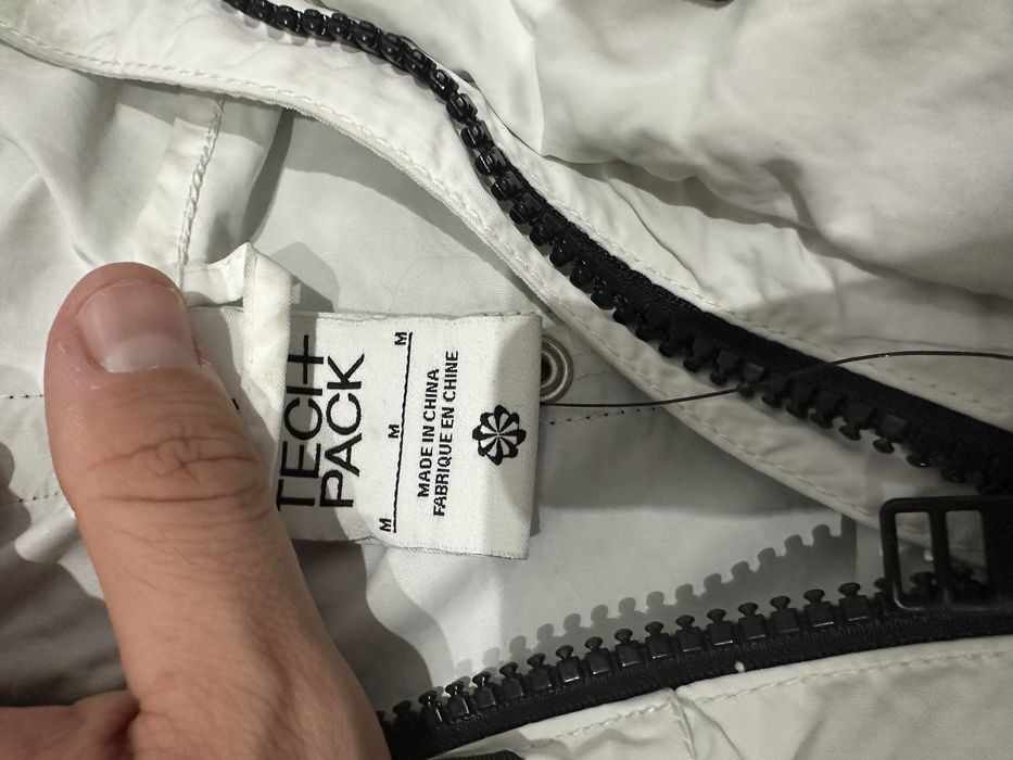 Geaca Nike Impermeabila Vant si Ploaie