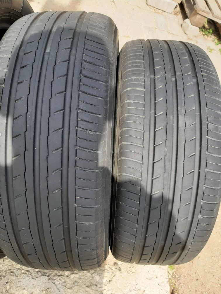 Продам шины 215/55/17 якогама