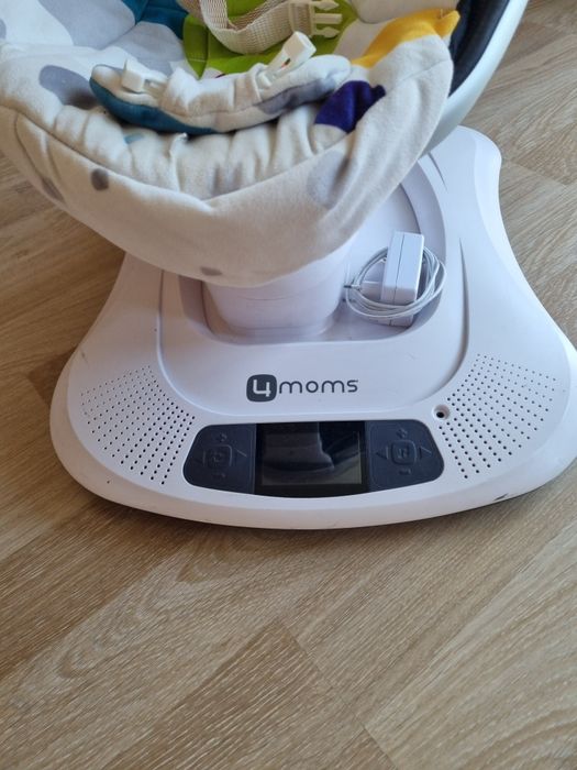 Електрическата бебешка люлка mamaRoo 4.0