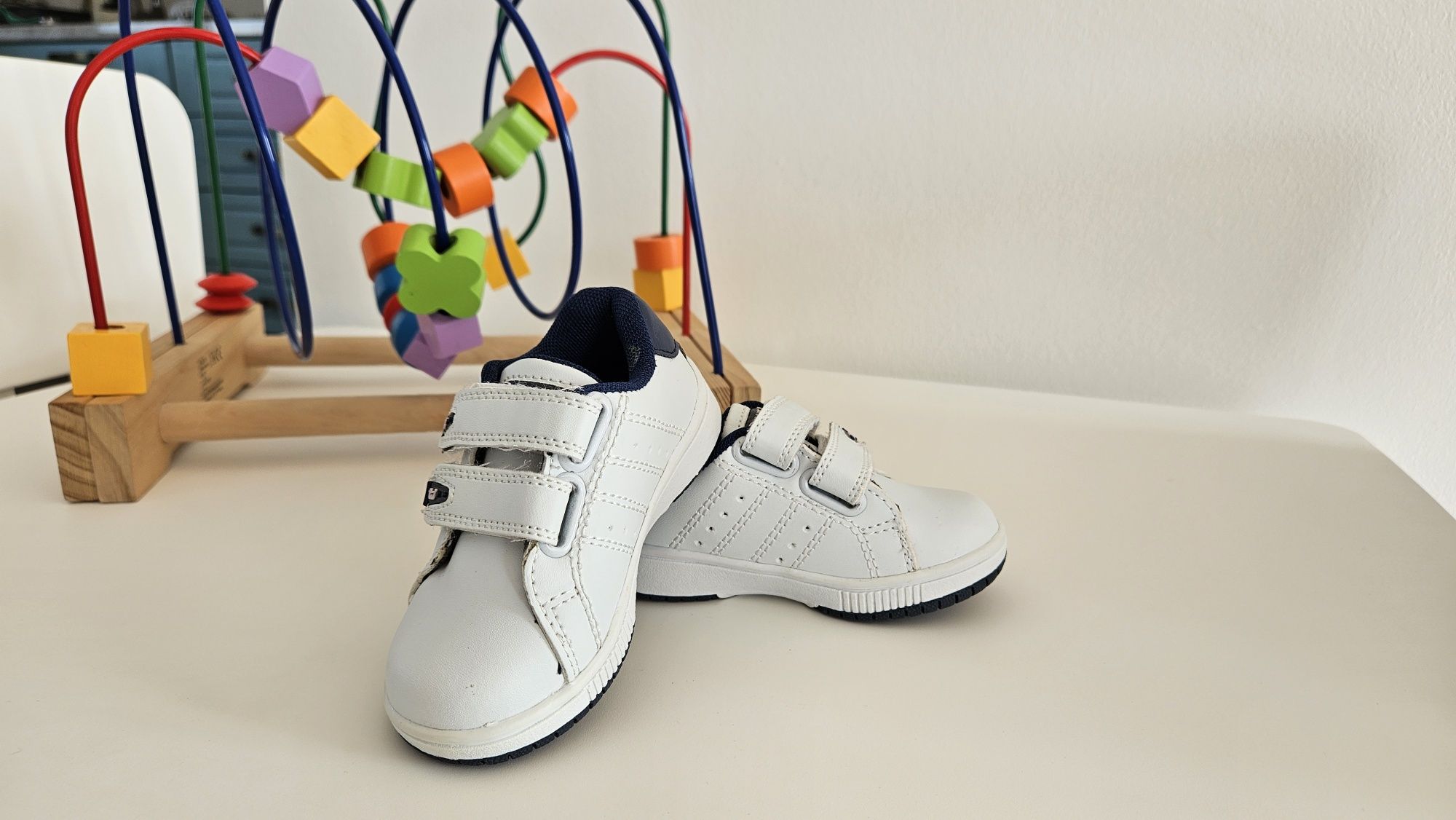 Adidași noi cu scai 13 cm interior