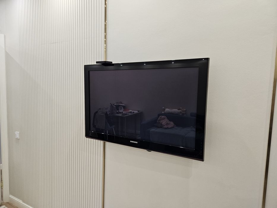 Телевизор б/У самсунг 42