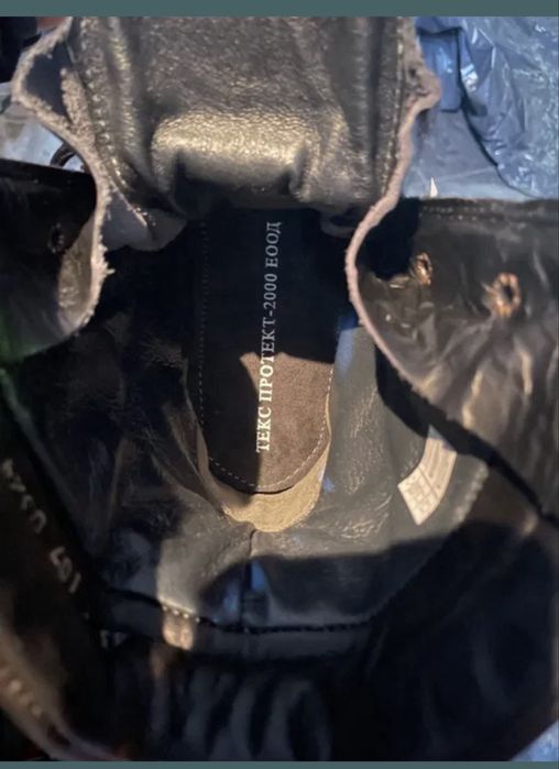 Черни кожени кубинки-полицейски.