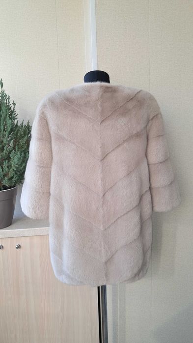 Haina blana vizon , Haină blană nurcă impecabila, m.S-L