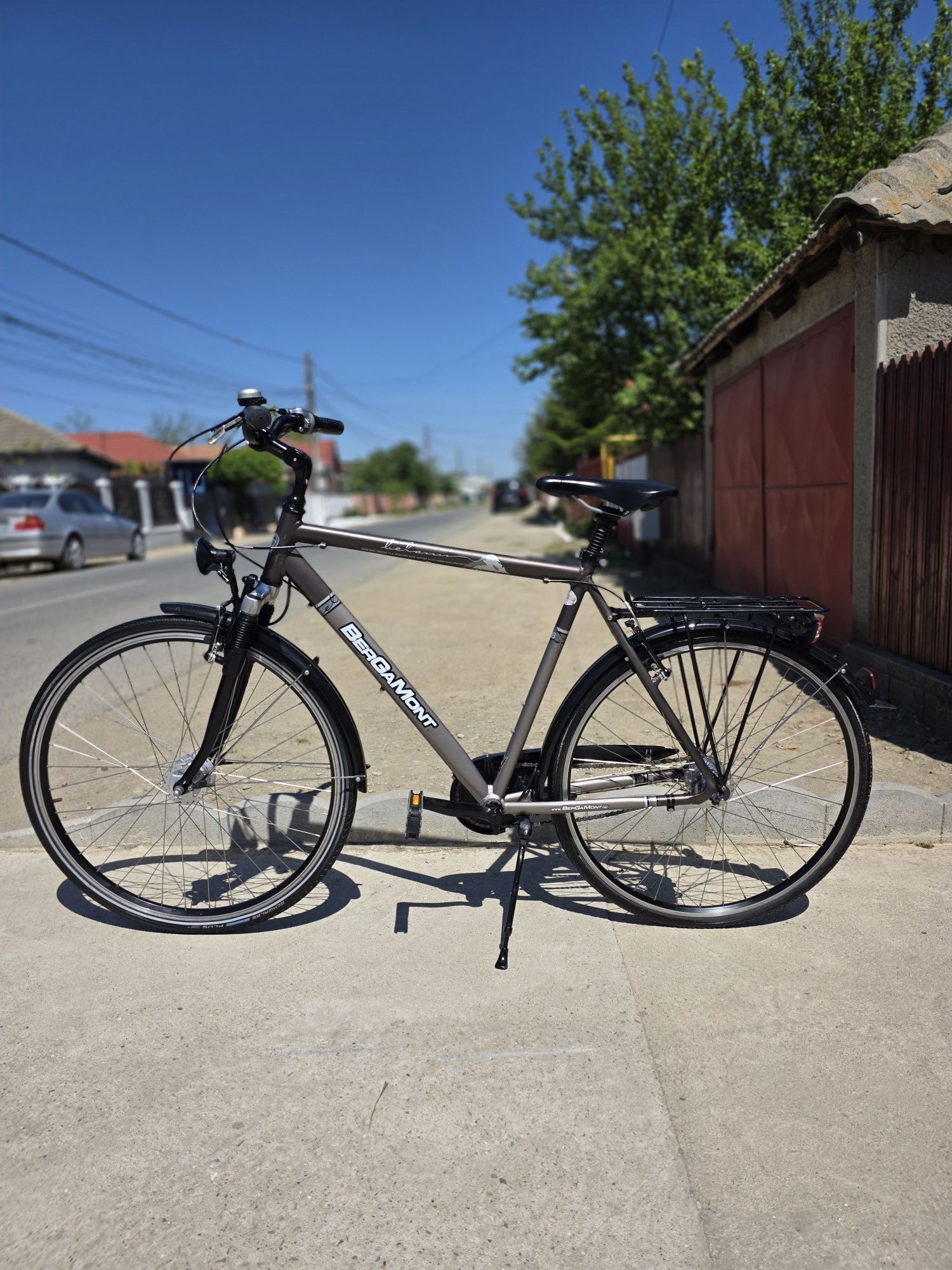 Bicicleta 28 inch dinam in butuc (citește anuntul)