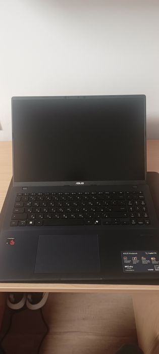 ASUS Vivobook 16