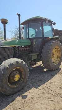 Se vinde tractor John Deere 3350