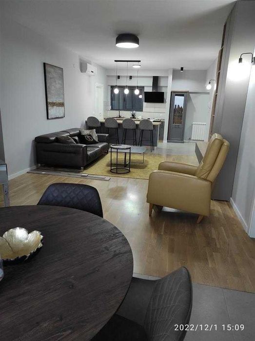 Дава се под наем Двустаен апартамент в Бургас, Братя Миладинови - 68 кв.м за 204 € - Снимка #2