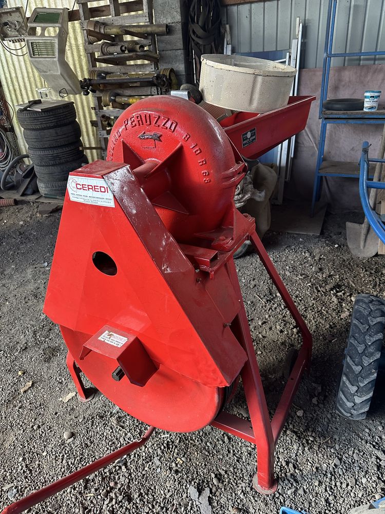 Moara PERUZZO profesionala la tractor