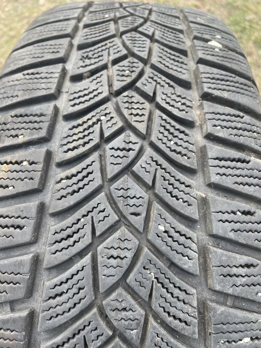 Anvelope iarna 215 65 r16