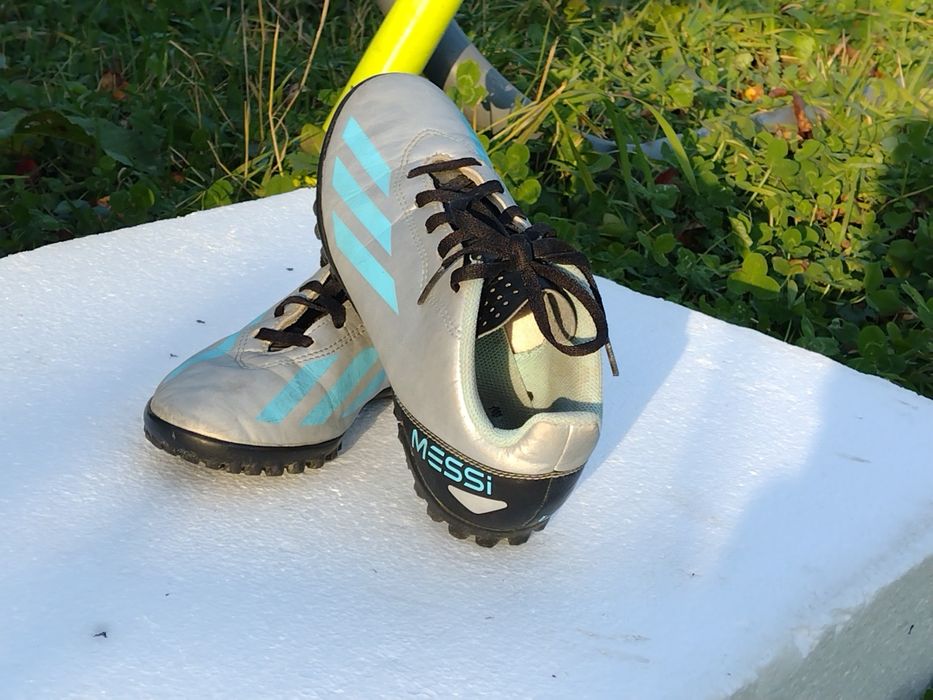 Ghete de fotbal Adidas