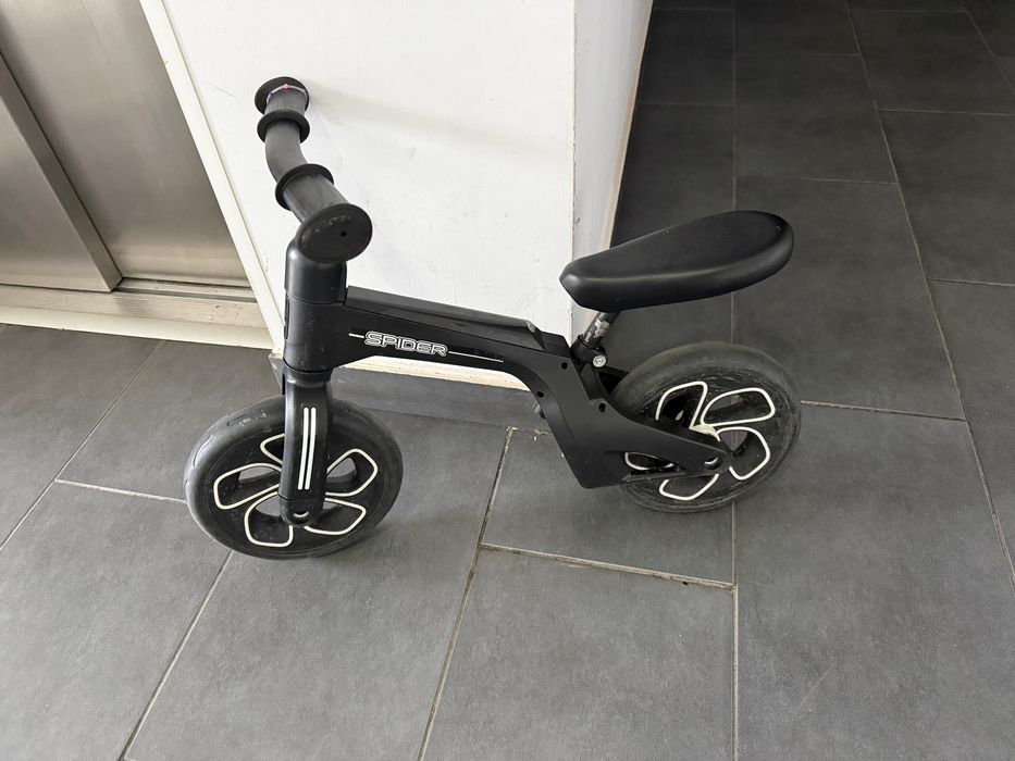 Bicicletă de Echilibru pentru Copii Spider Negru Reglabila