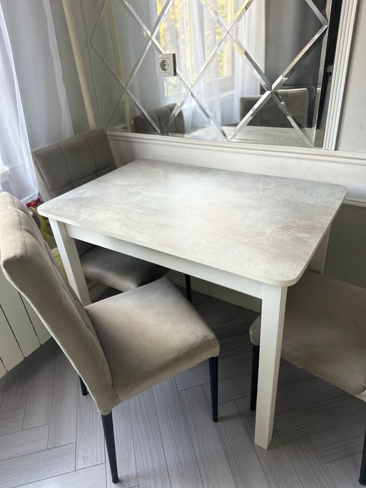 Продаю стол для кухни не дорого