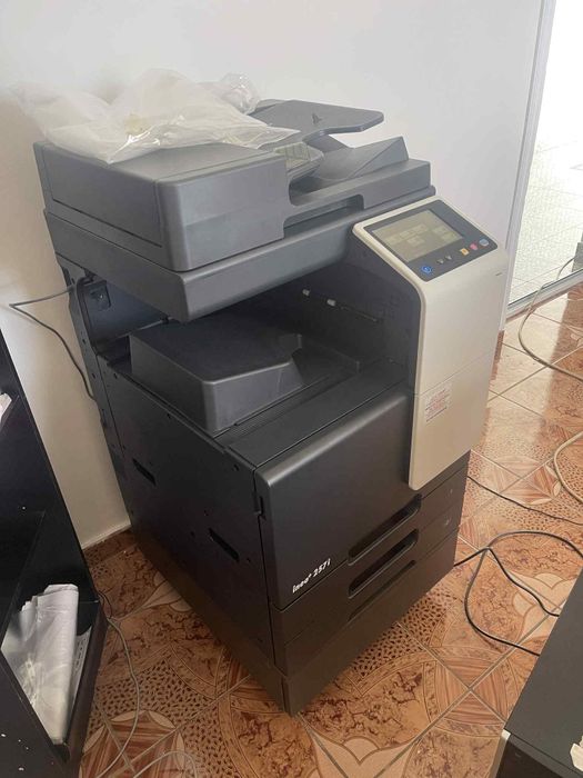 Vând imprimantă ineo + 257i 
Konica Minolta , nouă !