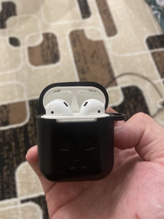 Оригинал Airpods 1 не работает левое ухо