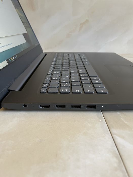 Lenovo V17 i5 10. Gen 512gb SSD 17"