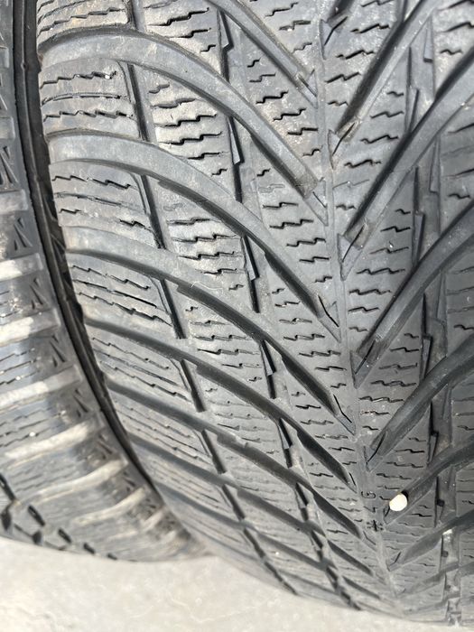 2 бр. зимни гуми 255/45/19 Nokian SUV DOT 5023 7 mm