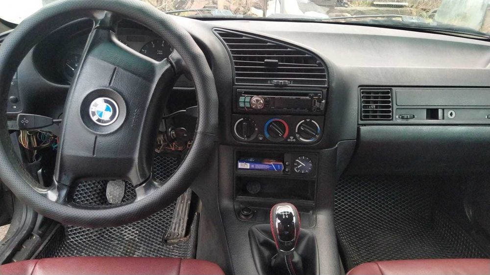 БМВ Е36 . На разбор.