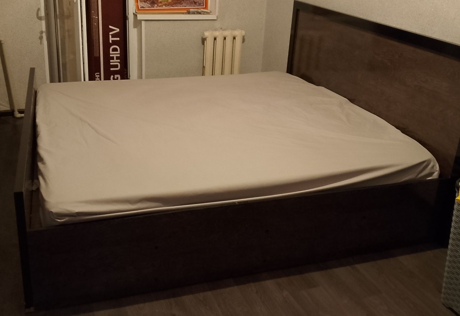 Двуспальная кровать