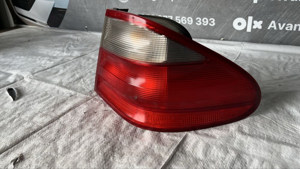 2 броя десен стоп Mercedes CLK W208 (1997-2003)