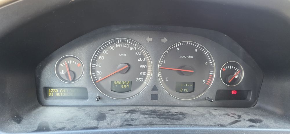 Vând volvo v70 2.4D scimb cu 4x4