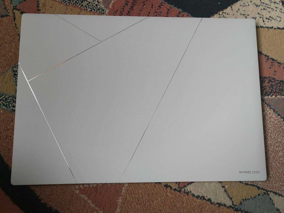 Urgent Laptop ASUS Zenbook S AMD Ryzen AI 9 HX 370 32GB 1TB Windows 11