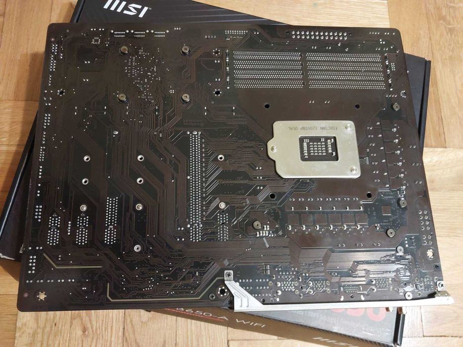 i5 10600K + Gigabyte Z490 Gaming X AX Wi-Fi + 32GB Crucial 2400mhz