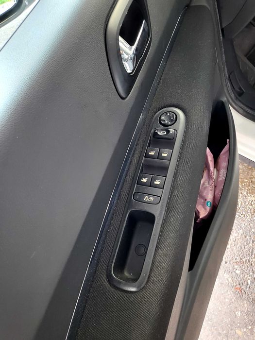 PEUGEOT 3008/2011 de VANZARE