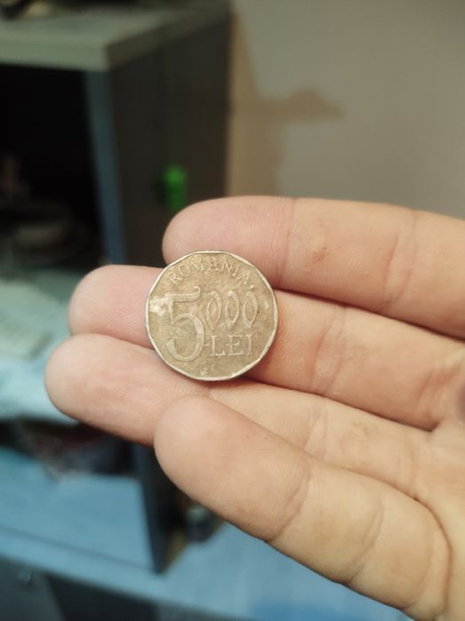 Moneda de 5000 de lei din 2002