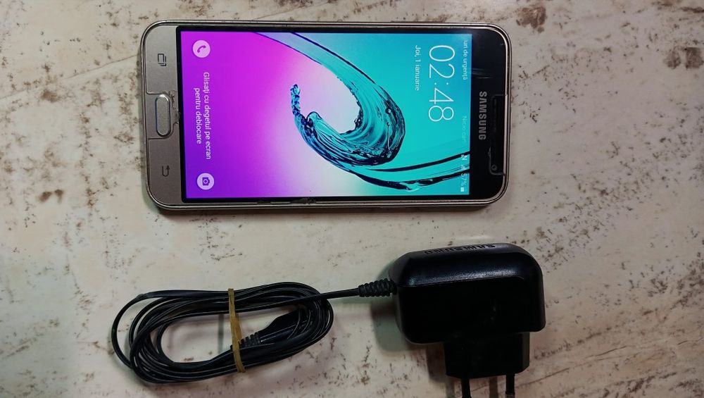Vând Samsung Galaxy j3