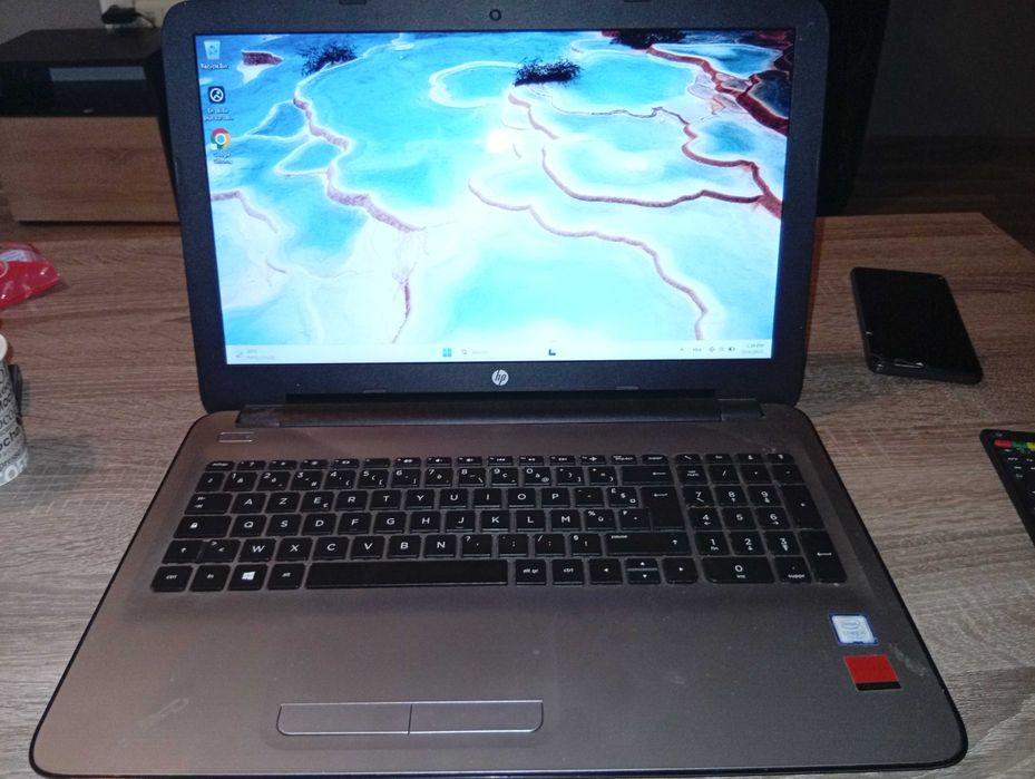 HP лаптоп 1TB 8GB.ram