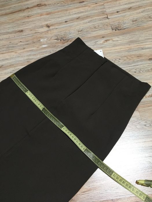 Fusta Zara despicata pe picior M