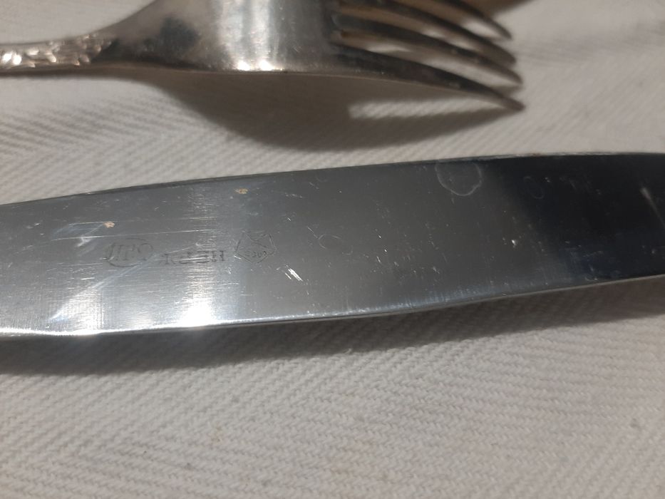 Vând tacâmuri argint masiv