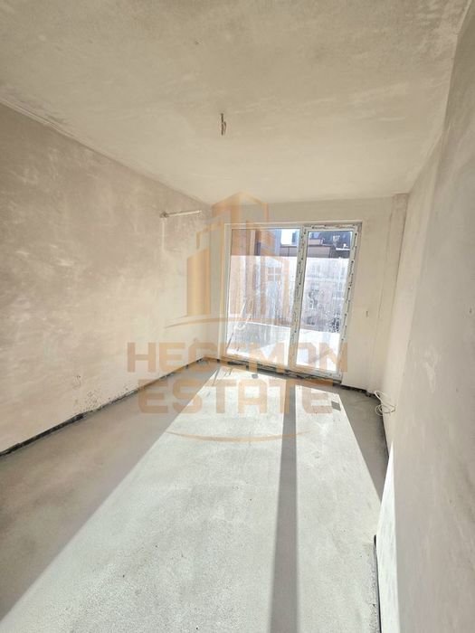 Продава се Двустаен апартамент в Варна, Левски - 70 кв.м за 1964 €/кв.м - Снимка #4