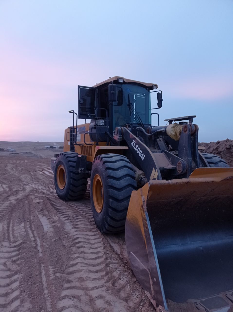 XCMG ZL50GN PAGRUZCHIK sotiladi 3kub 2020-yil