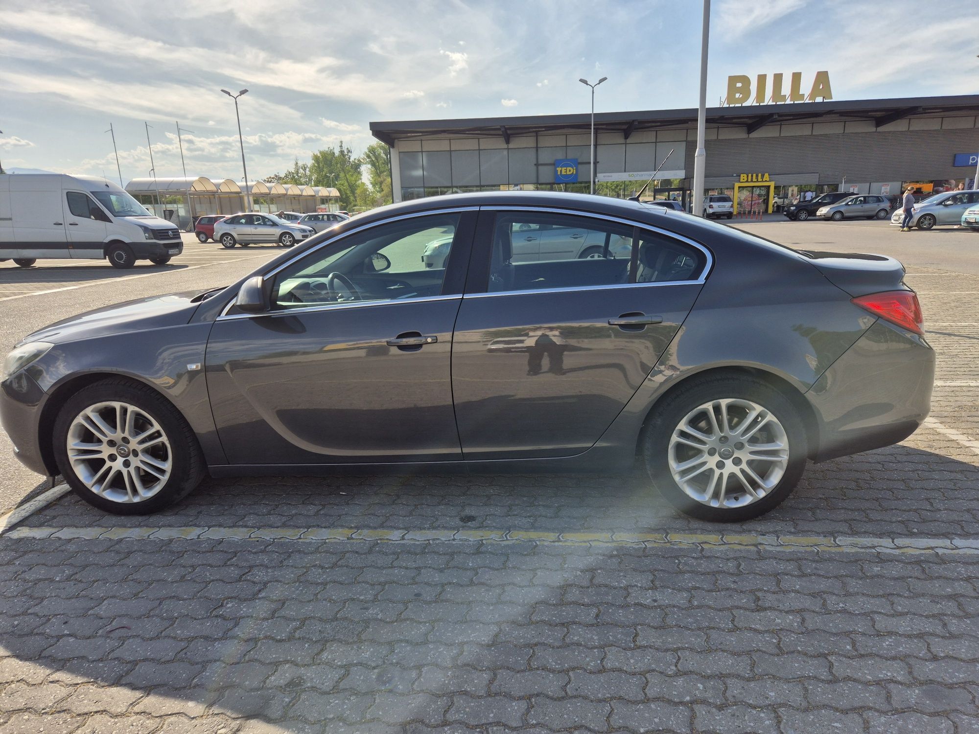 Продавам опел инсигния 160кс дизел