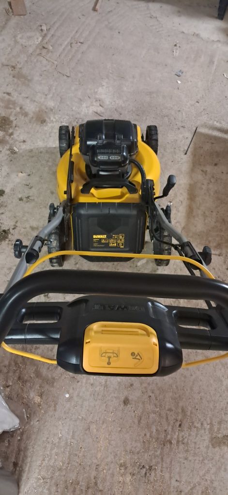 Косачка  DEWALT акумулаторна
