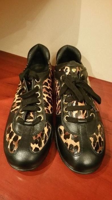 Pantofi Moschino nr.41. Noi