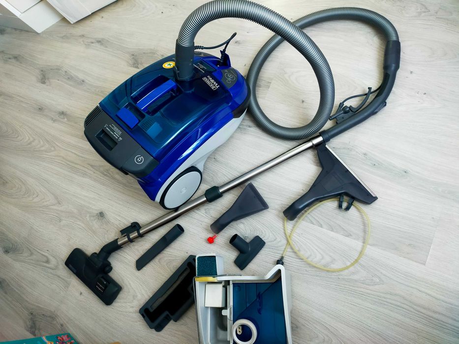 Продам пылесос с Аква фильтром с влажной и сухой уборкой